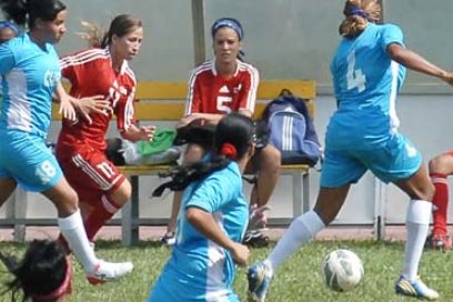 Centrales, reinas de la primera liga nacional de fútbol