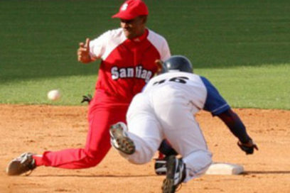 Matanzas y Pinar respiran play off