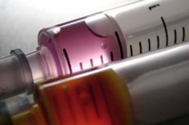 La mezcla de bromuro de pancuronio, tiopental sódico y cloruro potásico anestesia al preso, le paraliza los músculos y desencadena una parada cardiorrespiratoria.