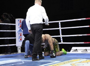 La derrota por KO del monarca mundial Clemente Russo fue un de las sorpresas de la jornada sabatina.