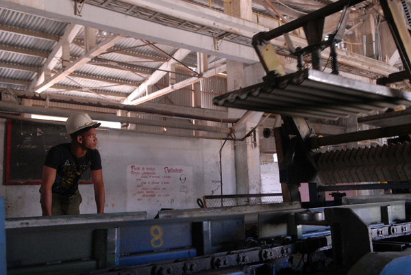 Las medidas adoptadas responden a la necesidad de potenciar el nivel de facultades, la eficiencia y el desarrollo de la empresa estatal en el contexto de la actualización del modelo económico cubano. Foto: Raúl Pupo