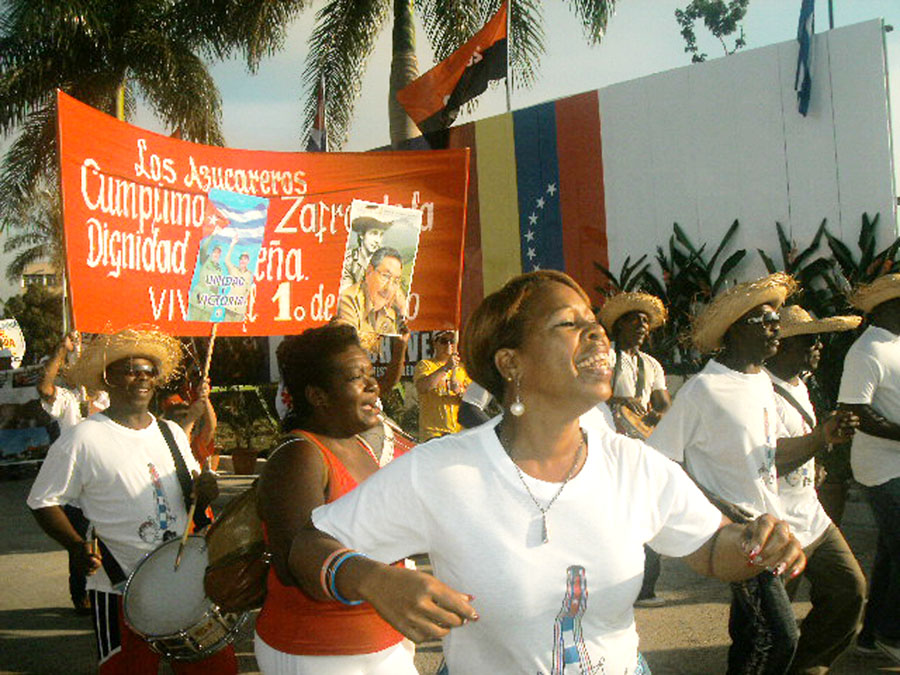 Los trabajadores azucareros encabezarán por segundo año consecutivo el desfile en la capital de la provincia avileña. Foto: Del autor.