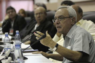 Eusebio Leal: “El país tiene que producir para que se levante y viva”