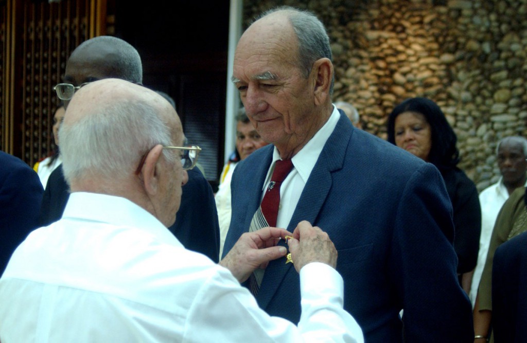 Julián Antonio Borja Cruz, cuando fue condecorado con el título de Héroe del Trabajo de la República de Cuba, el primero de mayo del 2013. Foto: César A. Rodríguez