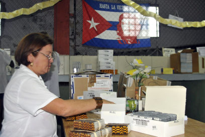 Asistirán más de 600 trabajadores de la Droguería Habana al multitudinario desfile de la capital