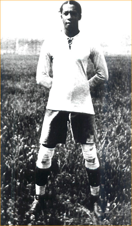 Al final de su vida, solo una modesta caja con medallas era toda la fortuna del campeón.