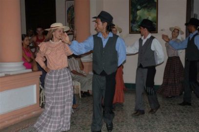 Respira la danza canaria en Cabaiguán