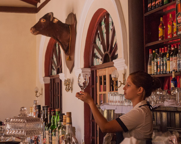 Limpieza, elegancia, confort caracterizan la imagen que regala a sus clientes el restaurante 1800 en Camagüey. Fotos: Leandro Armando Pérez Pérez.