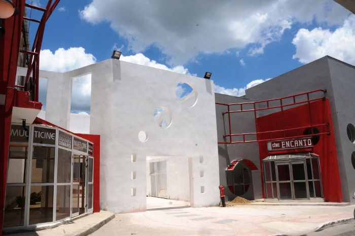 El espacio entre los cines Casablanca y Encanto mostrará bares, tiendas, cafeterías… y al final el callejón de Charlot.