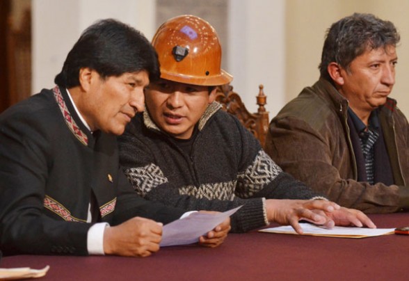 Evo Morales, y el secretario ejecutivo de la Central Obrera Boliviana (COB), Juan Carlos Trujillo
