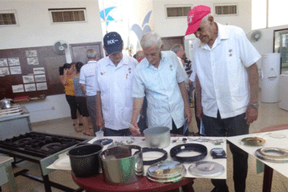 Visitan Héroes del Trabajo centros fundados por el Che en Villa Clara