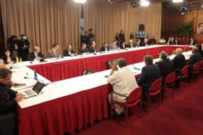 Continúan en Venezuela diálogos entre el gobierno y la oposición para alcanzar la paz