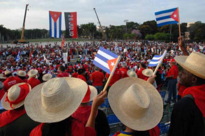 Tiembla la tierra santiaguera con el desfile por el Primero de Mayo