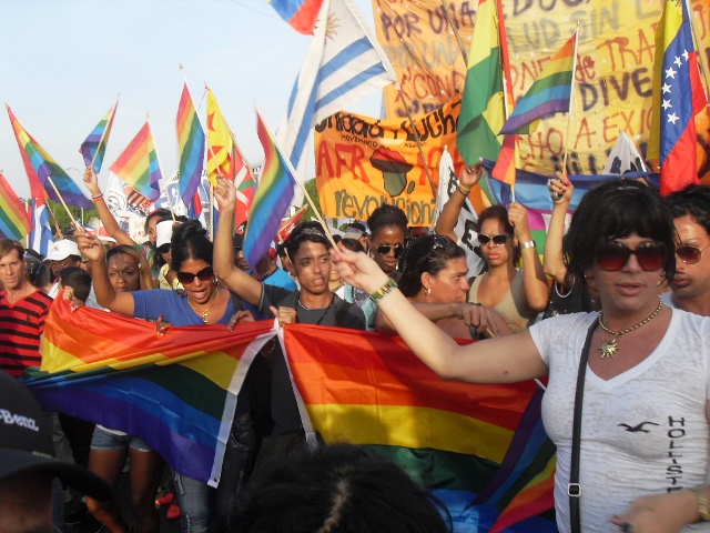 Activistas que abogan por el respeto a la diversidad sexual también desfilaron el pasado 1ro de mayo junto a todo el pueblo trabajador.