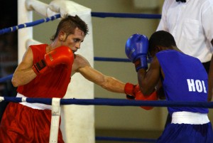 Amador asume la titularidad en los 49 kg.