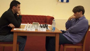 Emilio Córdova, a la derecha, obtuvo importante triunfo frente al favorito precompetencia Yuniesky Quesada. Tomada de Cubahora