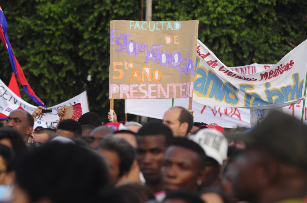Desfile Primero de Mayo La Habana Cuba (4)
