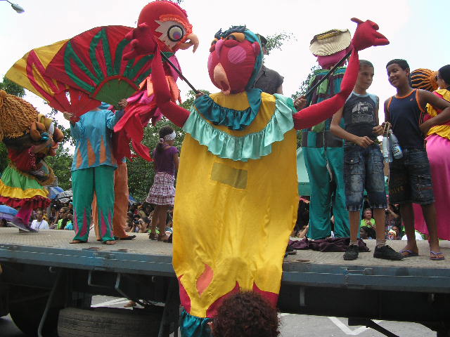 Las presentaciones artísticas se suceden en la Ciudad de los Parques como parte de Las Romerías de Mayo.
