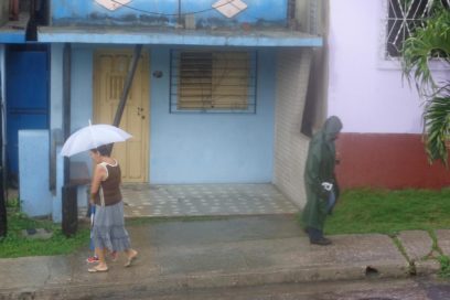 Llueve y Santiago de Cuba se empapa