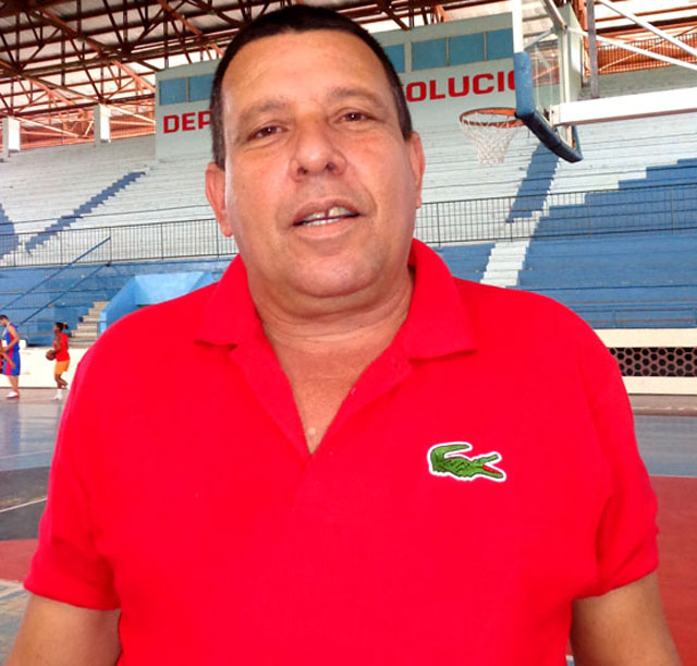 Lino Cabrera manifiesta que hay un presupuesto aprobado para ejecutar el mejoramiento de la instalación cuando concluya la etapa de confección de los de proyectos.