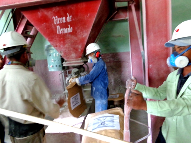 Las industrias locales están dando un singular aporte a este programa.