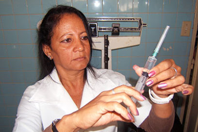 Felicita Ministro de Salud cubano a personal de enfermería