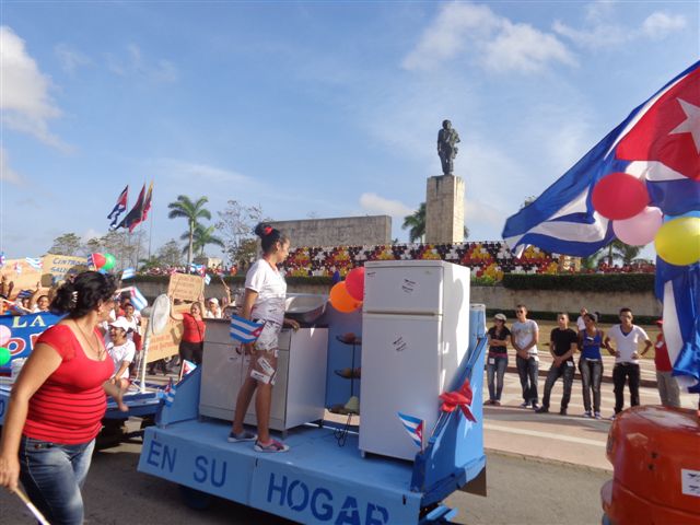 La INPUD Primero de Mayo estuvo presente con sus líneas de producción, esas que impulsó Guevara siendo ministro de Industria.