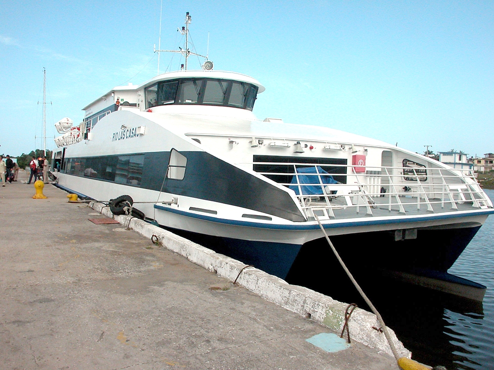 El lector se queja de que el precio del pasaje en el catamarán y la patana son iguales, a pesar de que las condiciones son muy diferentes.  Foto: José Raúl Rodríguez Robleda  