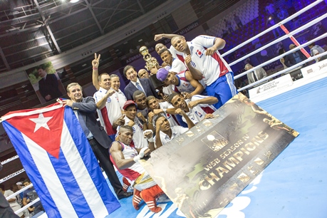 Cuba celebra su triunfo en Baku.