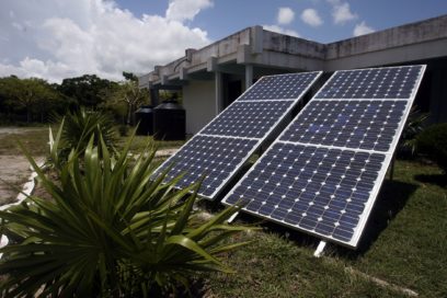 ¿Paneles solares para presas?