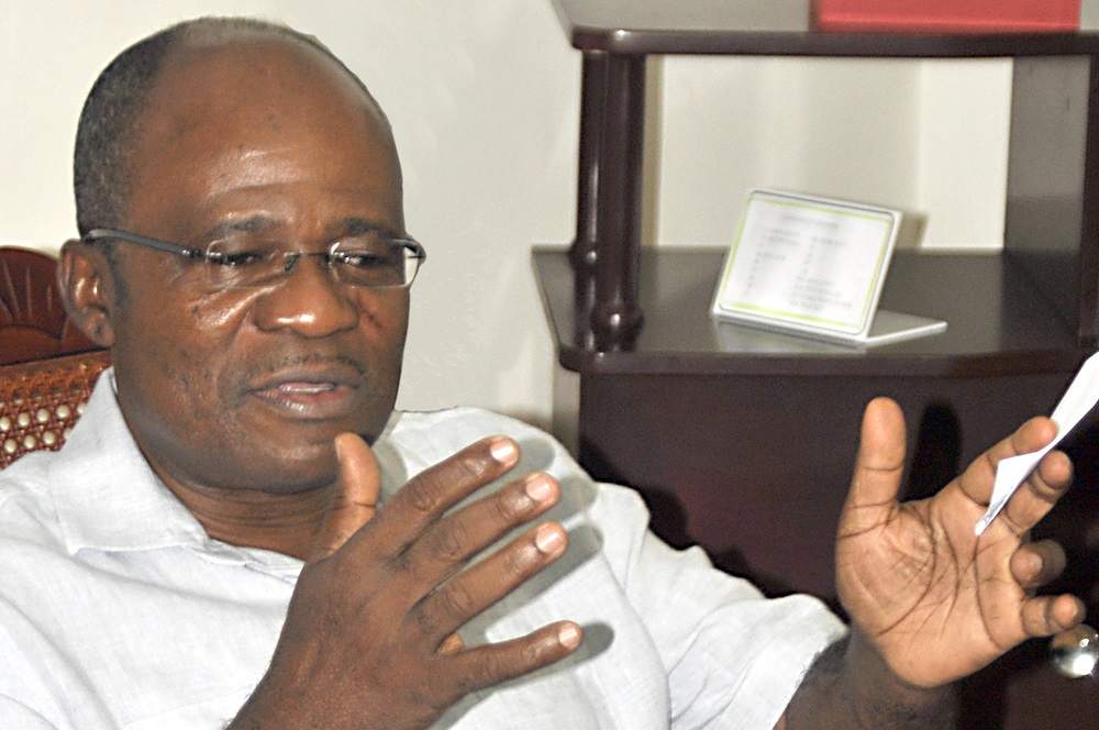 Faustín Boukoubi  secretario general del partido democrático de Gabón, Africa.