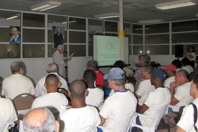 Portuarios habaneros reciben Distinción Aracelio Iglesias Díaz