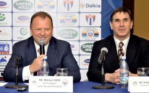 Marius Vizer, titular de la Federación Internacional de Judo y Vladimir Barta, director técnico de la propia Federación. foto: José RAúl Rodríguez Robleda