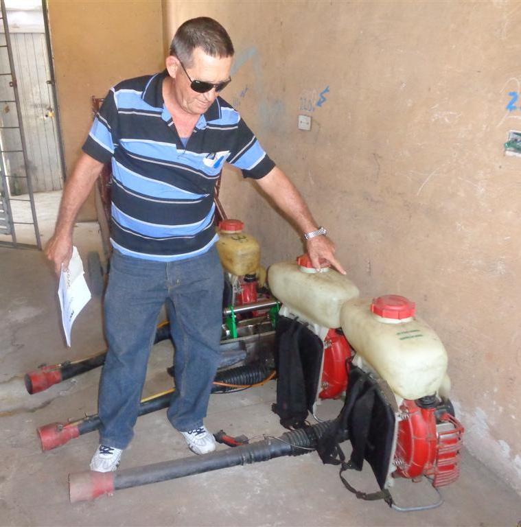 Los técnicos de Electromedicina reparan equipos imprescindibles para la Salud y también dispositivos empleados en la campaña antivectorial. | foto: Elisdany López Ceballos