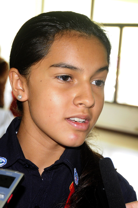 Giovana Sofía Ruiz Rivera (13 años) líder del grupo infantil de la Asociación Nacional de Bomberos Municipales Departamentales de Guatemala. Fotos: Roberto Carlos Medina