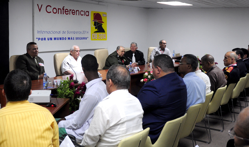 En la V Conferencia Internacional de Bomberos participan 63 delegaciones extranjeras y 122 del país anfitrión, Cuba.│fotos: Roberto Carlos Medina
