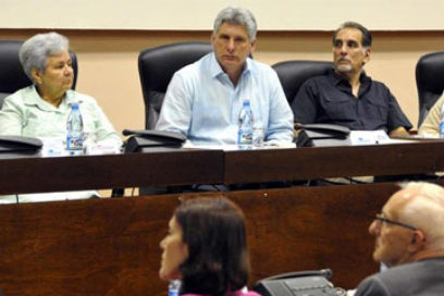 Exhorta Díaz-Canel a trabajar con apego a la legalidad