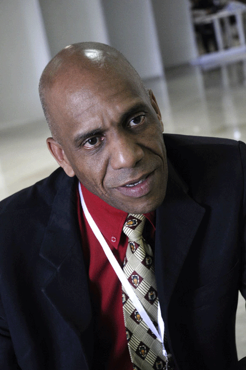 “Llevar la realidad mágico-religiosa a las tablas, tal y como es, ocasiona confusión, incoherencia y monotonía...”, afirmó Reinaldo Echemendía. Foto: René Pérez Massola