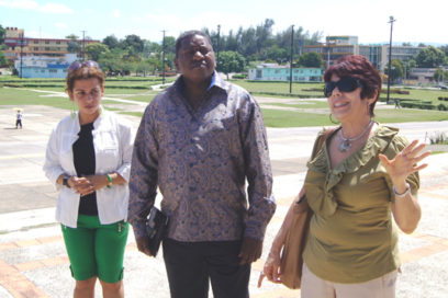 Visita embajador de Namibia a Guantánamo