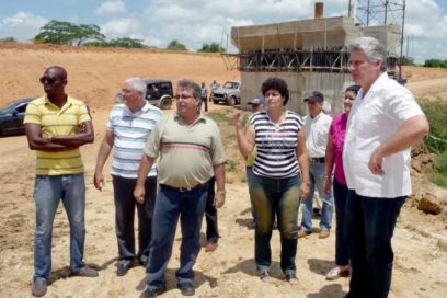 Intercambia Díaz-Canel sobre valores con futuros maestros