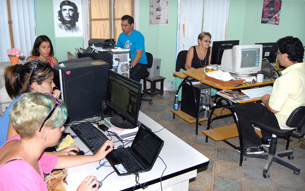 Aun con las limitaciones económicas del país, Prensa Latina apuesta por el crecimiento de la agencia. Foto: Heriberto González.
