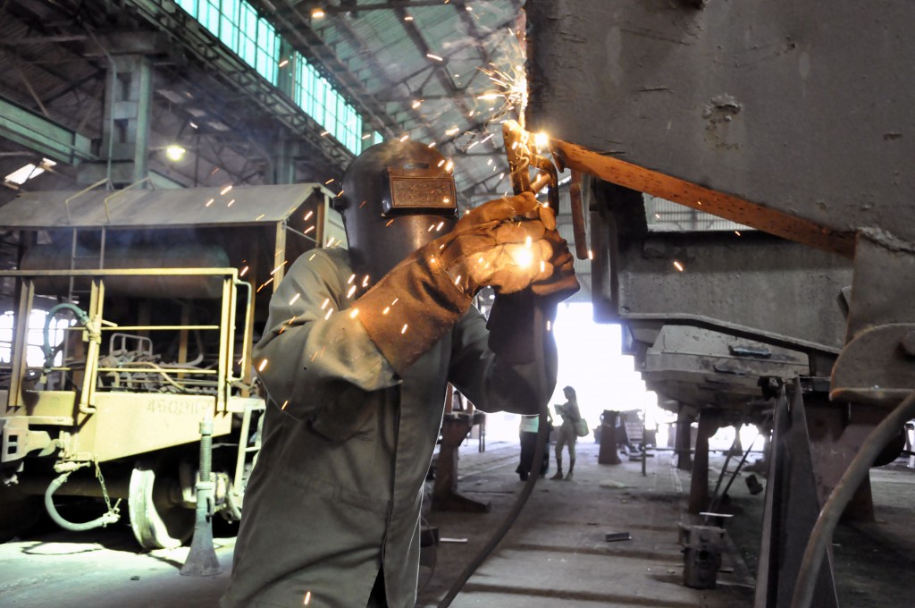 El trabajo en los talleres demanda mucho esfuerzo y sacrificio, por eso el compromiso con la labor guía a los que llevan muchos años.