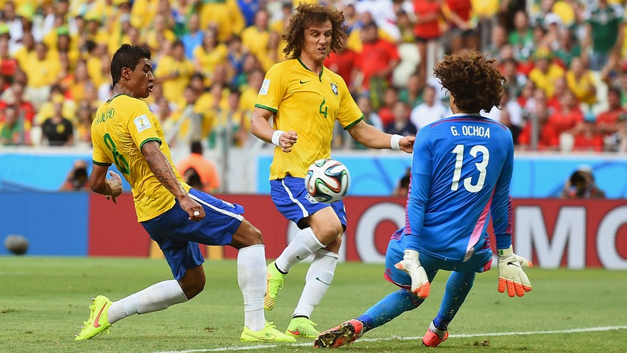 Ochoa en una de las seis atajadas de la tarde.