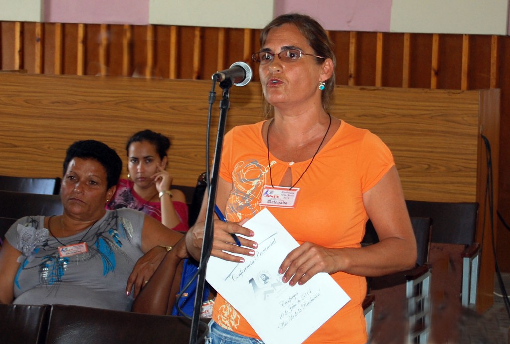 Ania Sánchez, de la empresa cienfueguera Eladio Machín: “La mayoría de las industrias funcionan gracias a quienes dan solución a infinidad de problemas”. Foto: Barreras Ferrán