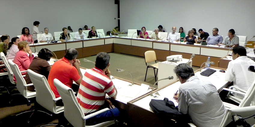 Comisión de Relaciones Internacionales, durante el tercer período ordinario de sesiones de la VIII legislatura de la Asamblea Nacional del Poder Popular, en el Palacio de Convenciones, La Habana, Cuba, el 2 de julio de 2014. ANPP FOTOS: Tony HERNÁNDEZ MENA