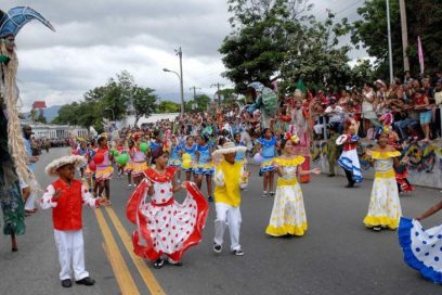 Avances del Rumbón Mayor en carnaval infantil de Santiago de Cuba