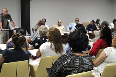 Audiencia Pública sobre atención al adulto mayor