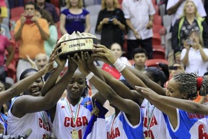 Cubanas celebran el Centrobásquet 2014