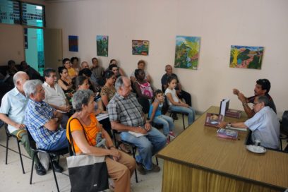 Chávez retorna en forma de libro