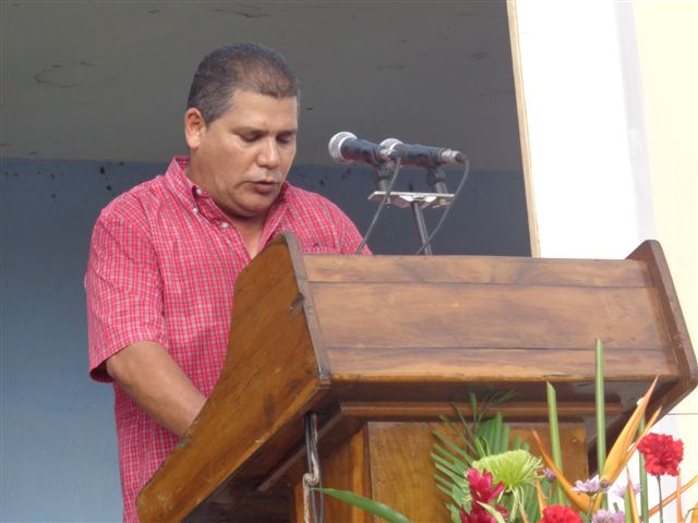 Julio Lima Corzo , primer secretario del PCC de Villa Clara, exhortó a continuar produciendo y trabajar con perseverancia. Foto: Lourdes Rey